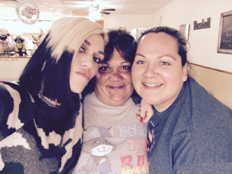 Gwen Stefani’s visit to small town humanizes pop star