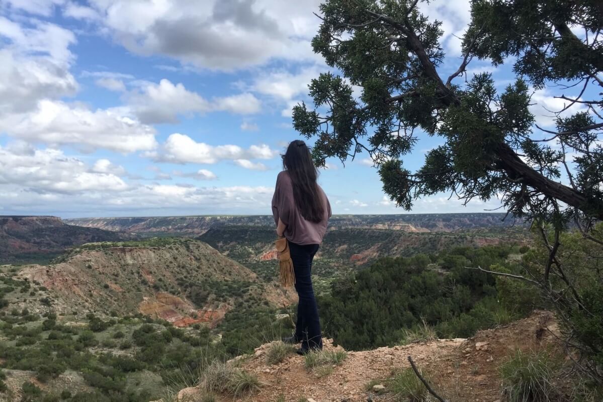 Lone-wolf women