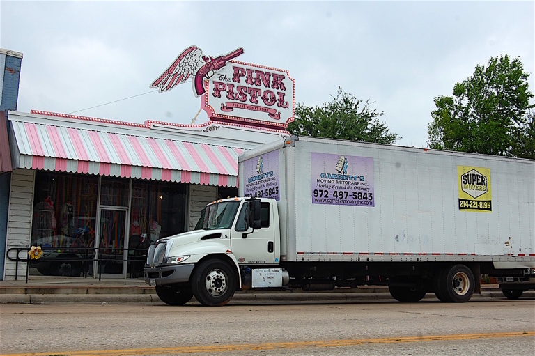 Miranda Lambert closes original Pink Pistol, sells building to Blake Shelton