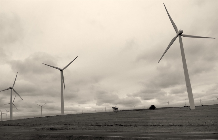 This blows: KOCO story on wind energy lacks perspective