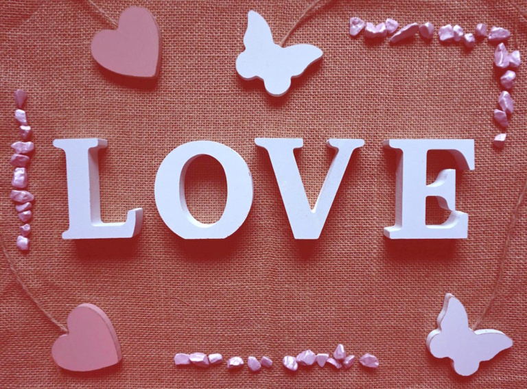 Sundaze: Love is for the birds who need good vibes