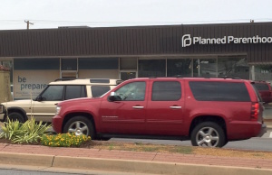 Okla. agency reverses on Planned Parenthood contracts