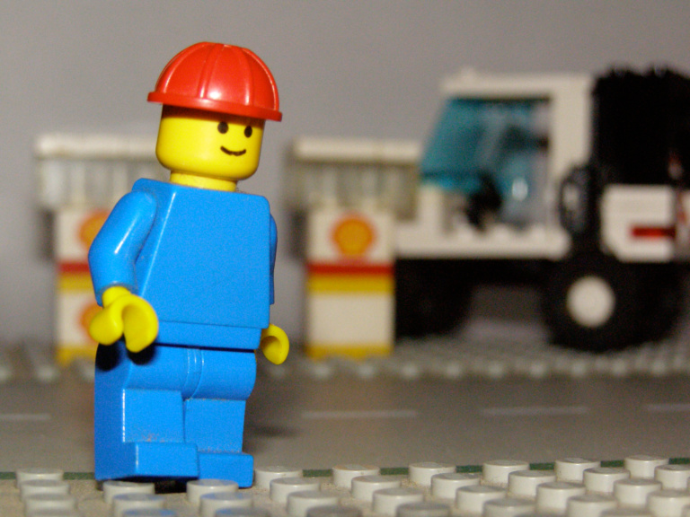 Exposure: The difference between engineers, criminals