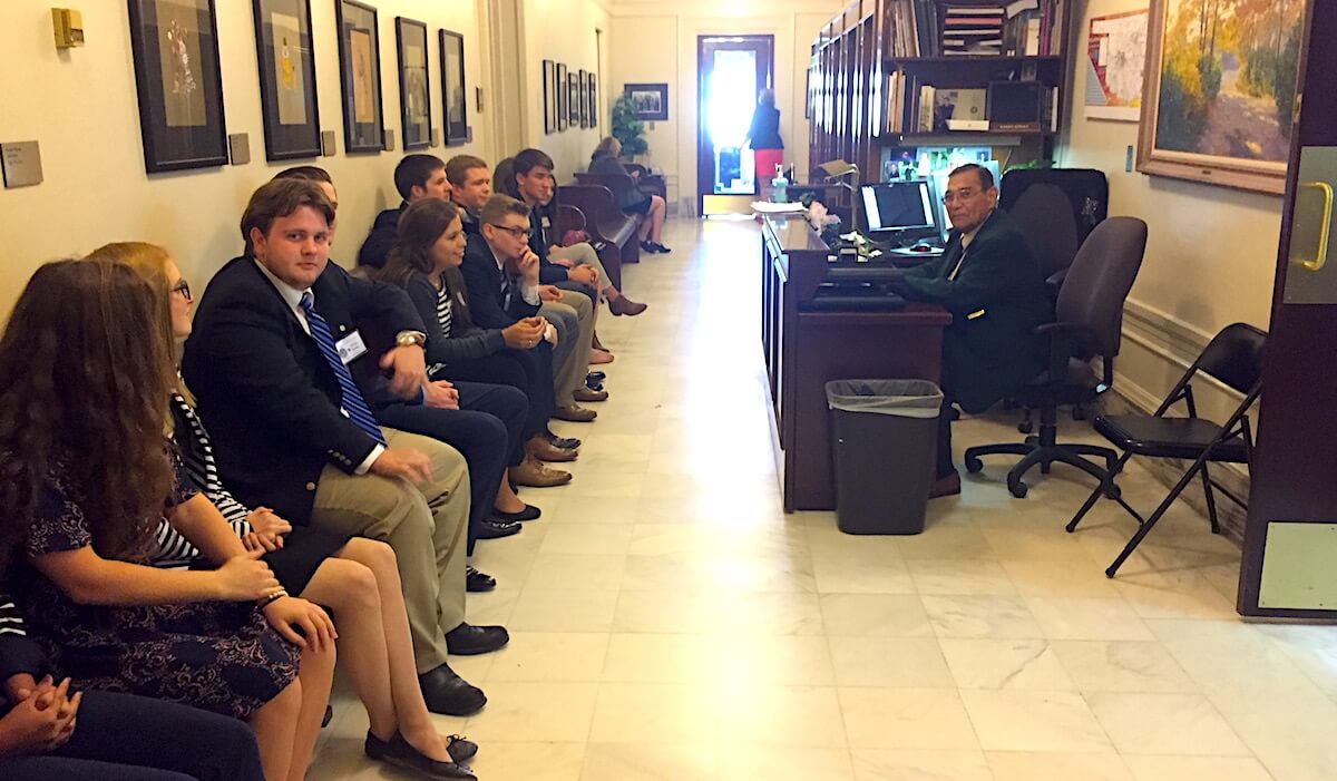 ‘It’s ridiculous’: Lawmakers and lobbyists blast ‘cross-dressers’ email