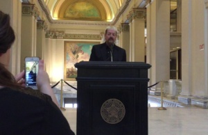 Libertarian Gov. candidate Joe Exotic: Legalize marijuana