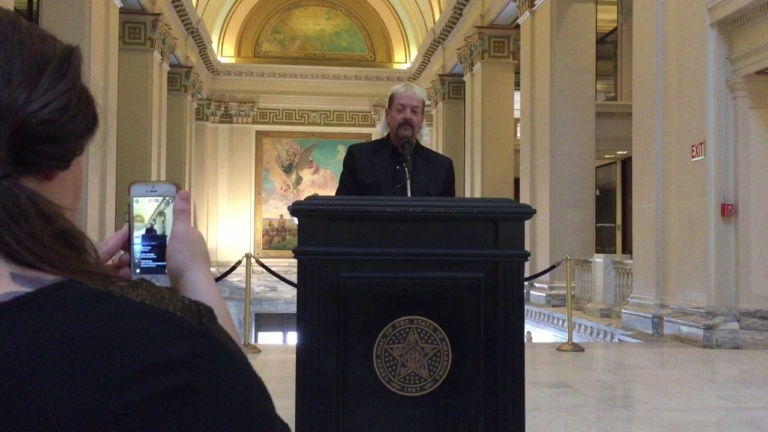 Libertarian Gov. candidate Joe Exotic: Legalize marijuana