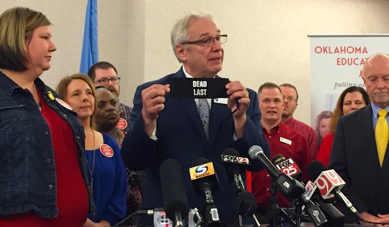 Nine days ahead of deadline, educators pitch pay plan