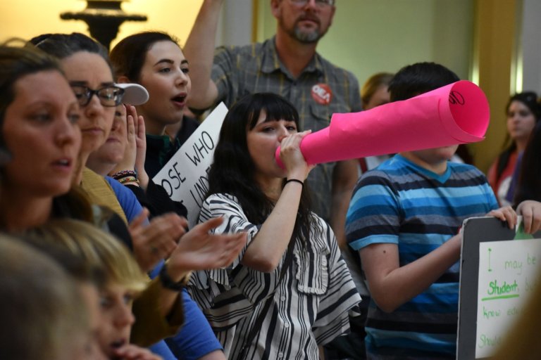 Amid negotiations, House touts 1,148 new teachers since 2018 raise