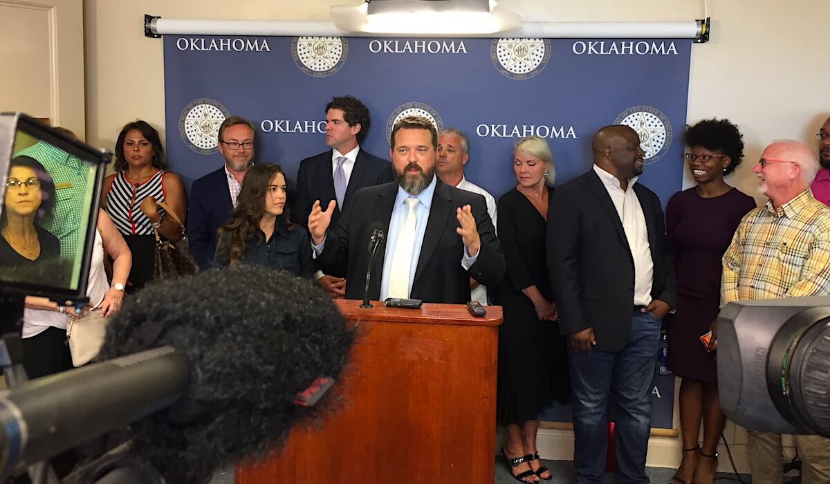 Medical marijuana groups split on special session