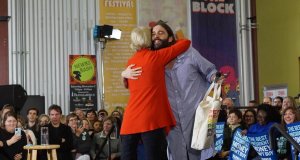 ‘QueerEye’ star supports Elizabeth Warren in Iowa QueerEye
