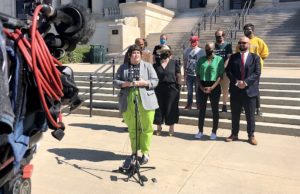 Activists submit signatures to call grand jury about David Prater grand jury about David Prater