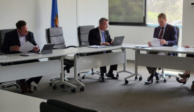 Broadband Office director, board agree on salary