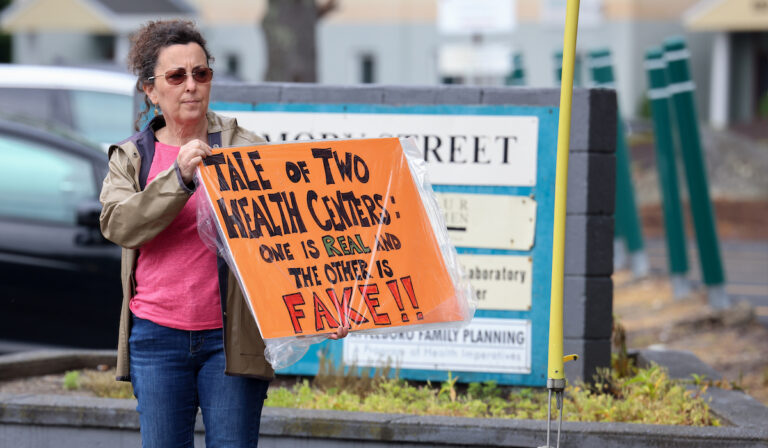 ‘Crisis pregnancy centers’ gain support, face new regulations
