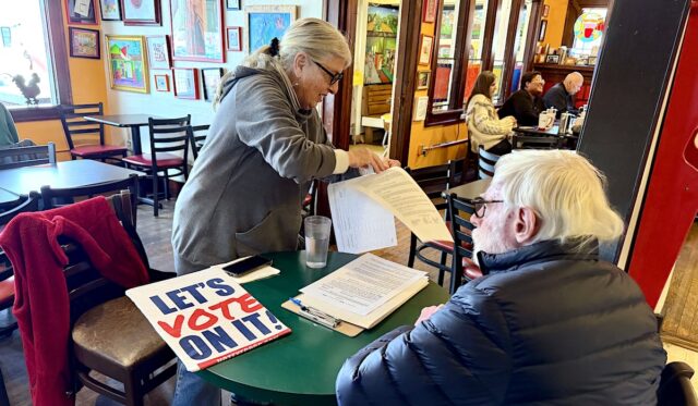 SQ 836 signatures